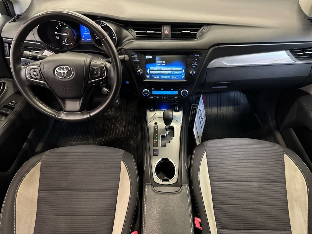 Toyota Avensis 2017 Sininen