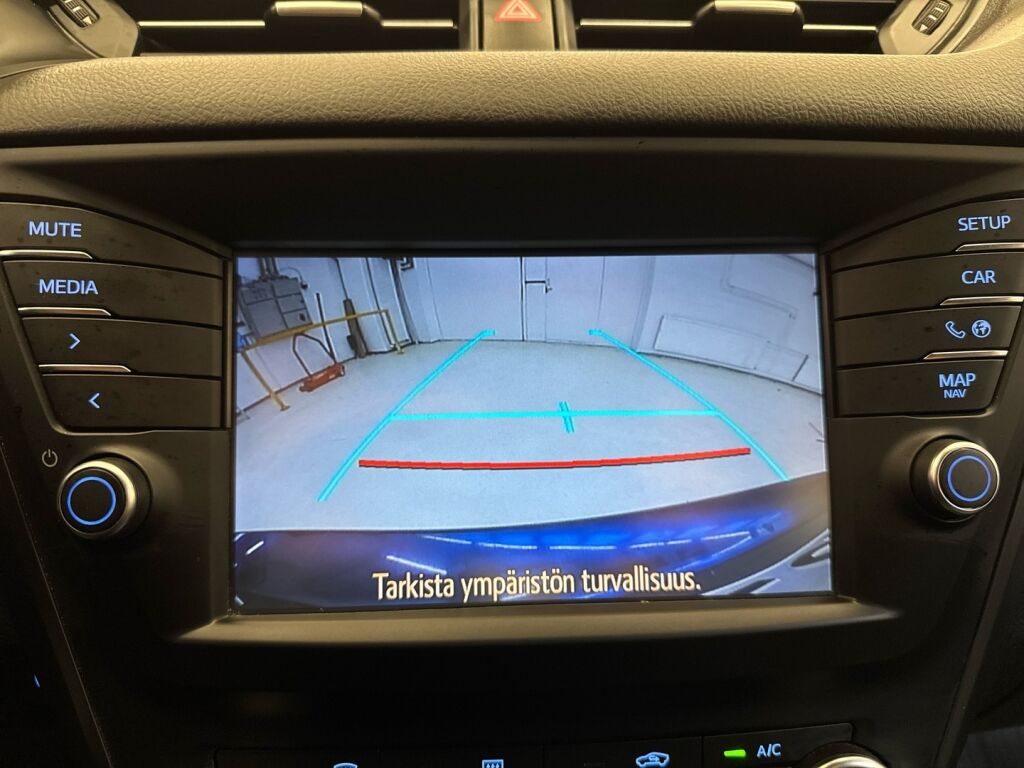 Toyota Avensis 2017 Sininen