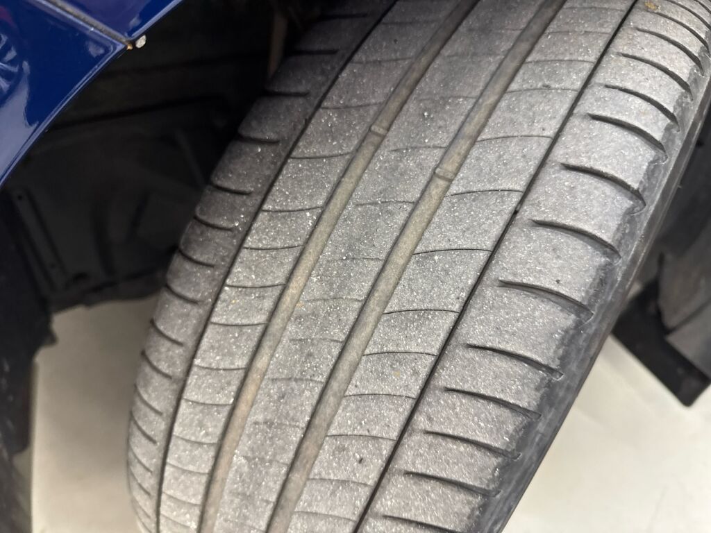 Toyota Avensis 2017 Sininen