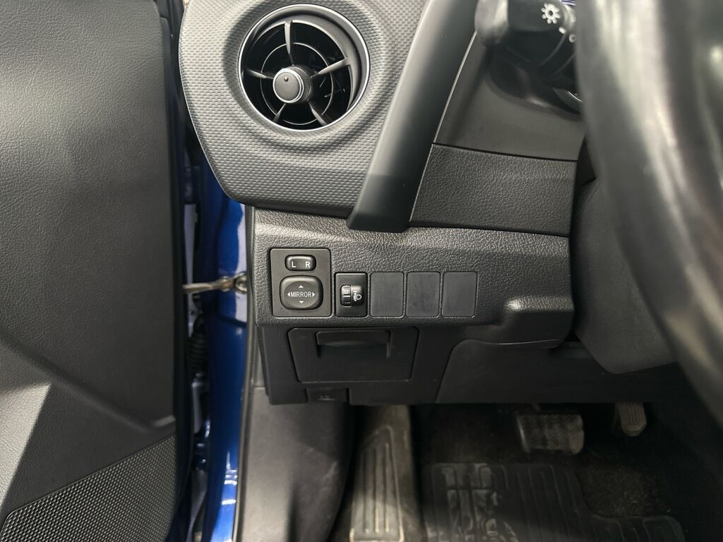 Toyota Auris 2017 Sininen