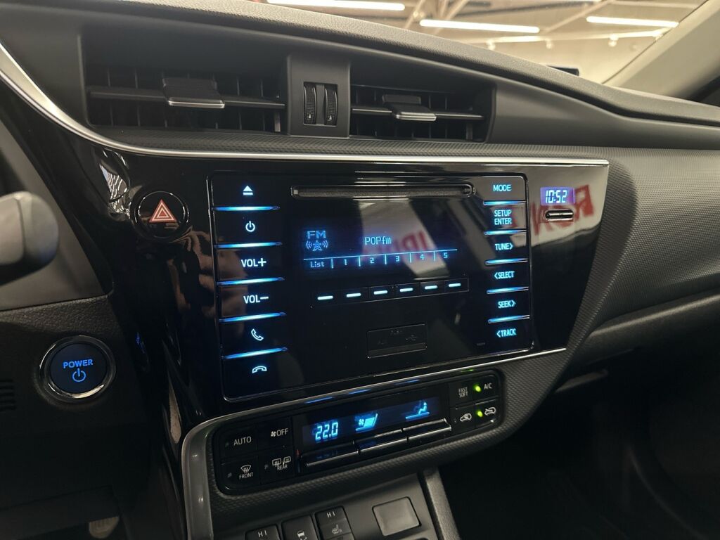 Toyota Auris 2017 Sininen