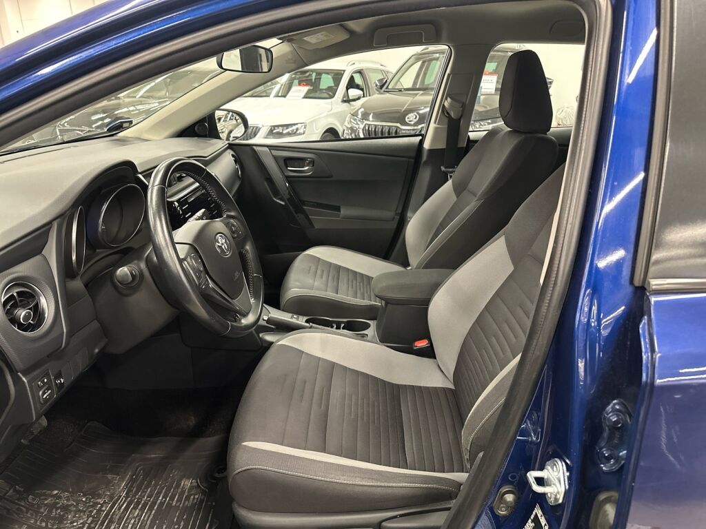 Toyota Auris 2017 Sininen