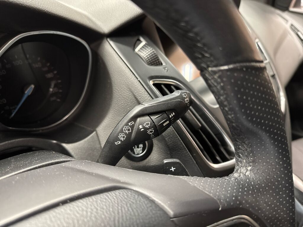 Ford Focus 2017 Valkoinen