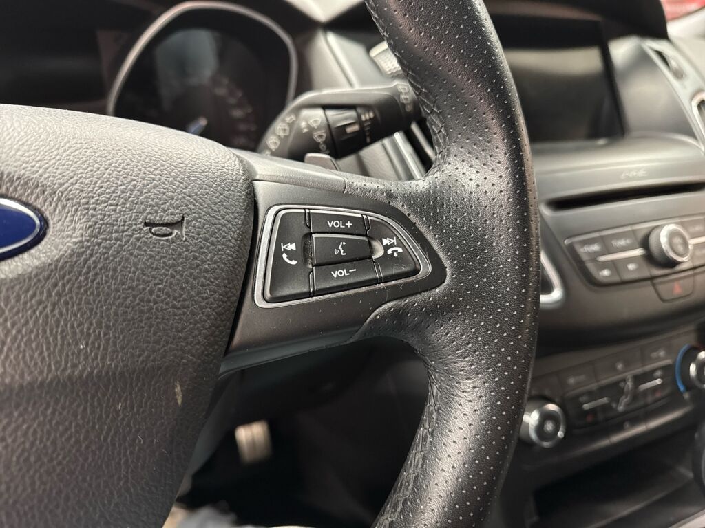 Ford Focus 2017 Valkoinen