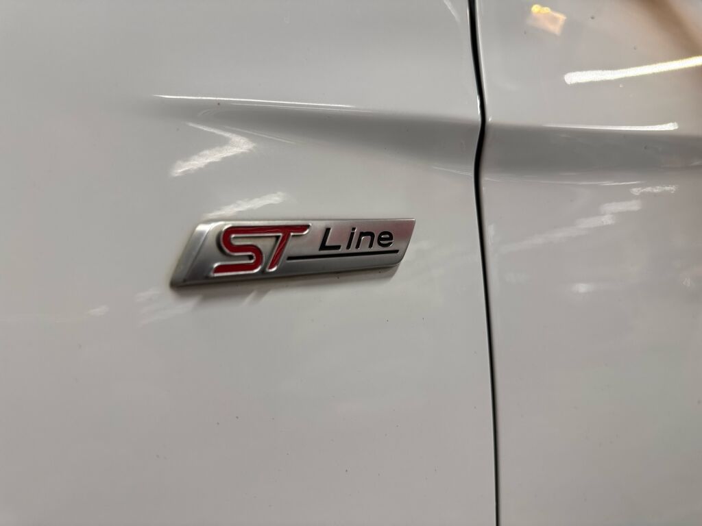 Ford Focus 2017 Valkoinen