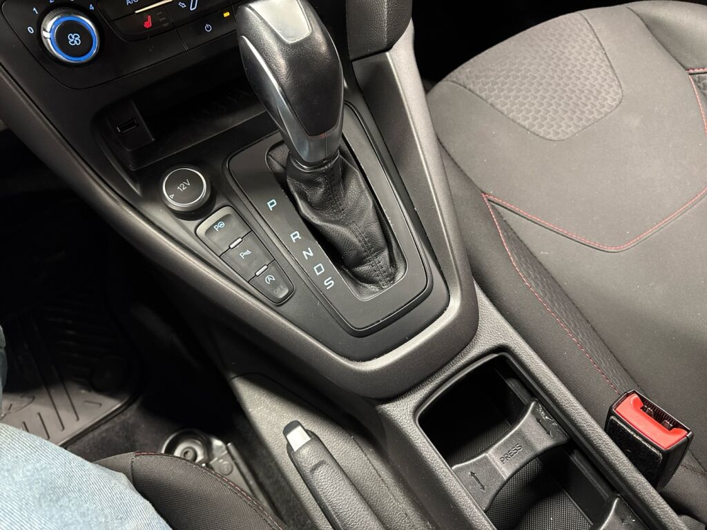 Ford Focus 2017 Valkoinen