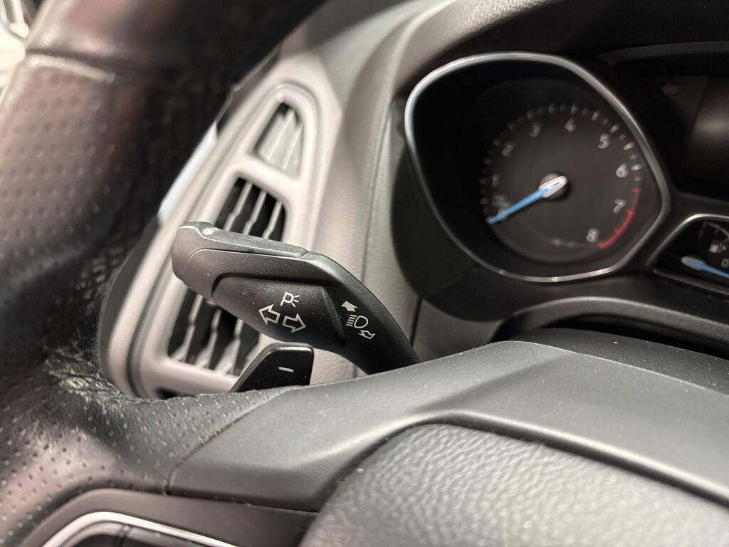 Ford Focus 2017 Valkoinen