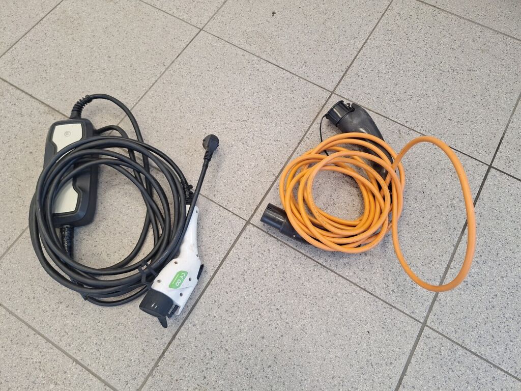 Opel Ampera 2012 Hopea