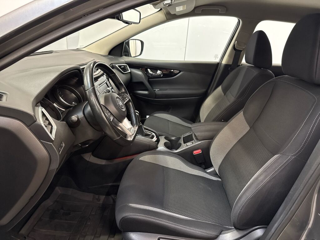 Nissan Qashqai 2018 Harmaa