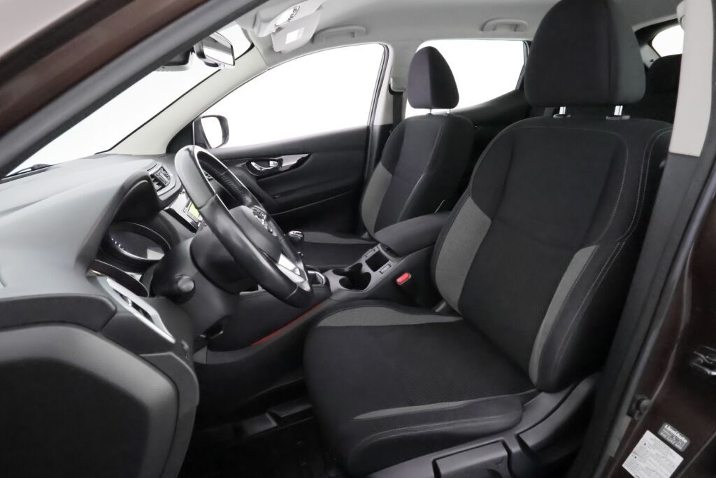 Nissan Qashqai 2018 Ruskea (beige)