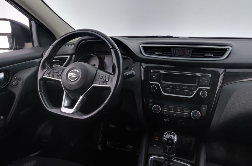 Nissan Qashqai 2018 Ruskea (beige)
