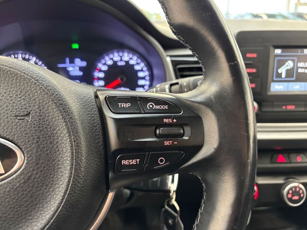 Kia Rio 2018 Punainen