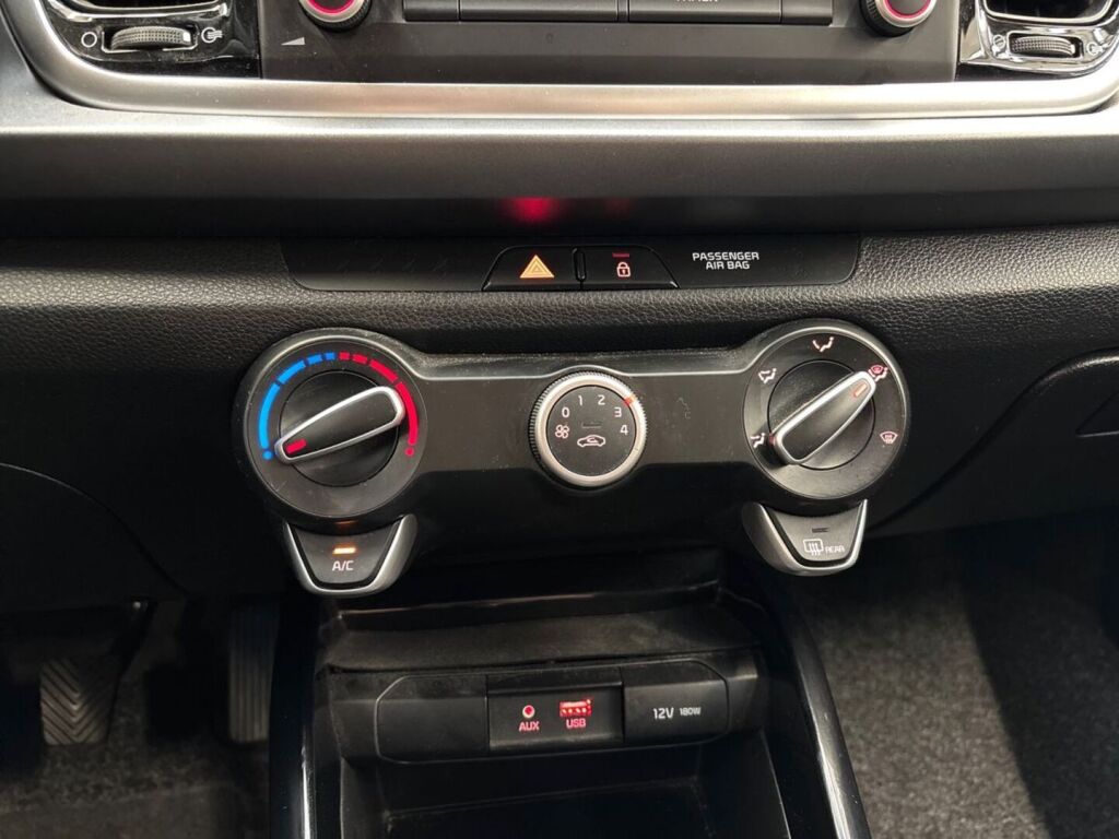 Kia Rio 2018 Punainen
