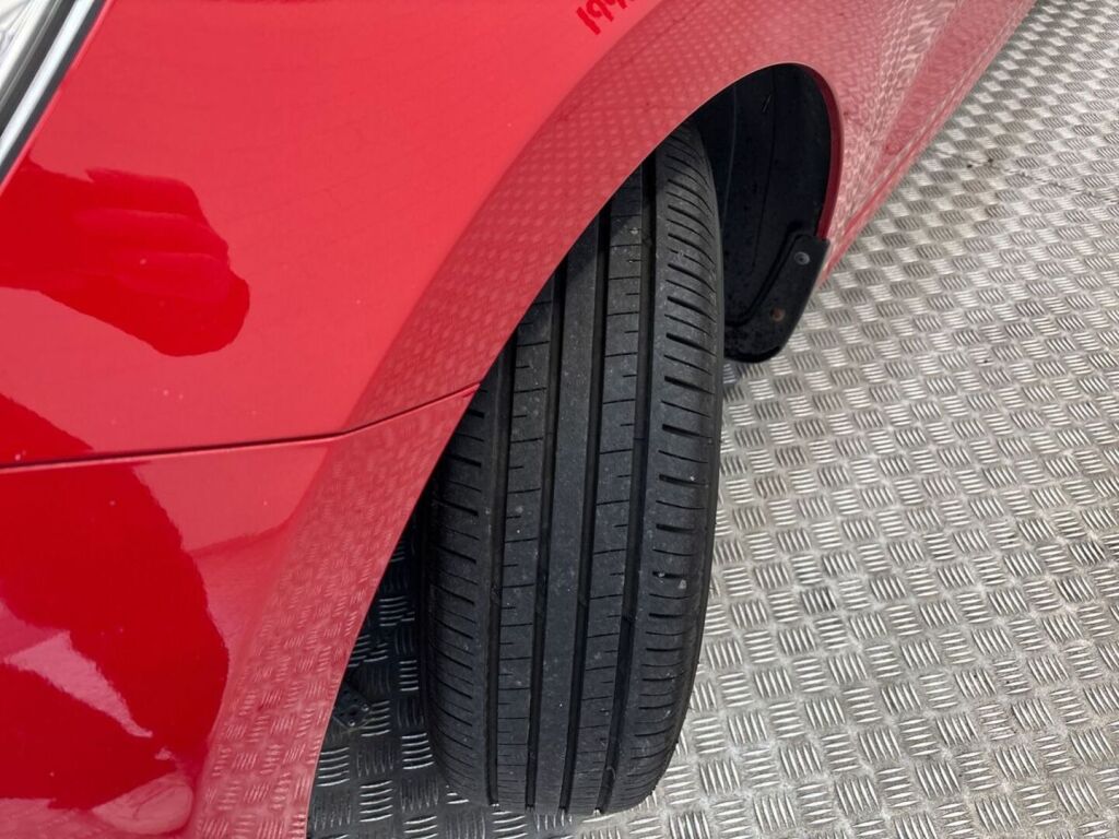 Kia Rio 2018 Punainen