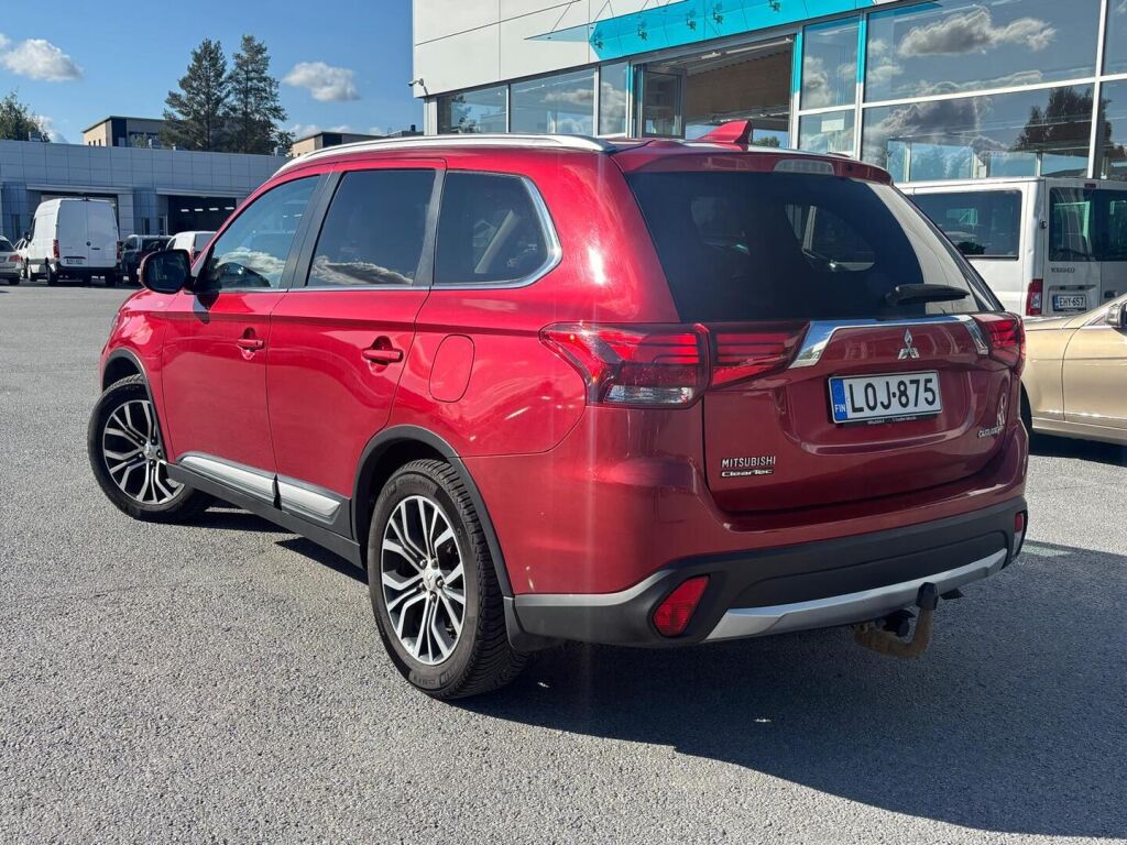 Mitsubishi Outlander 2018 Punainen