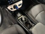 Toyota Prius Plug-in 2017 Punainen