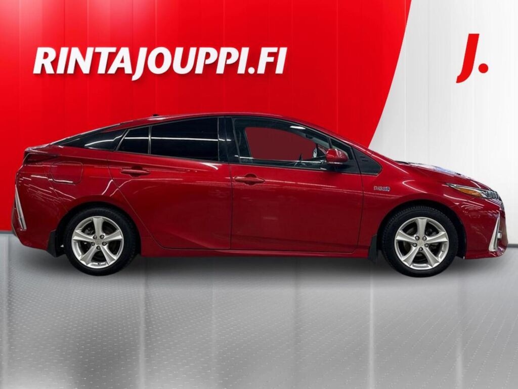 Toyota Prius Plug-in 2017 Punainen