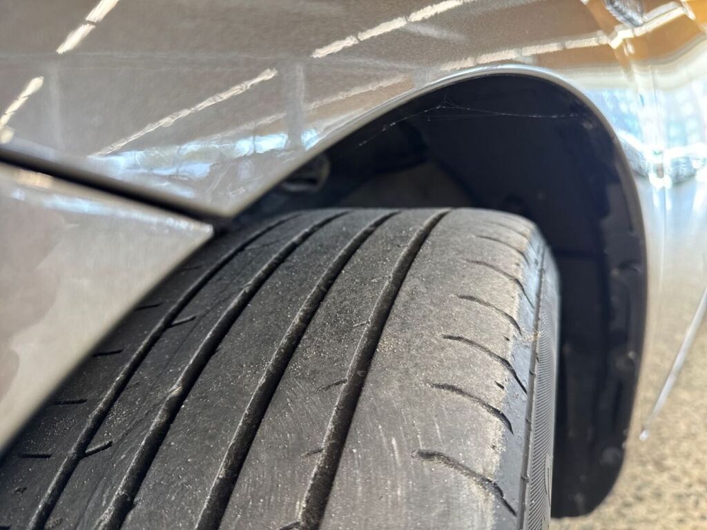 Toyota Auris 2018 Harmaa