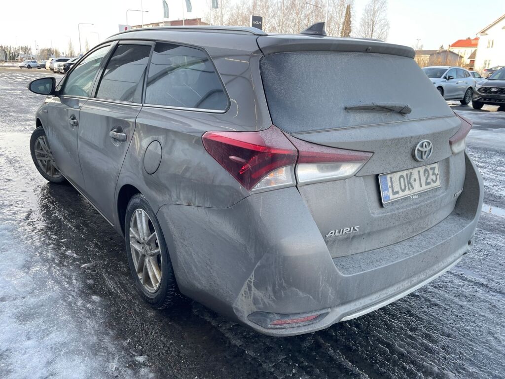 Toyota Auris 2018 Harmaa