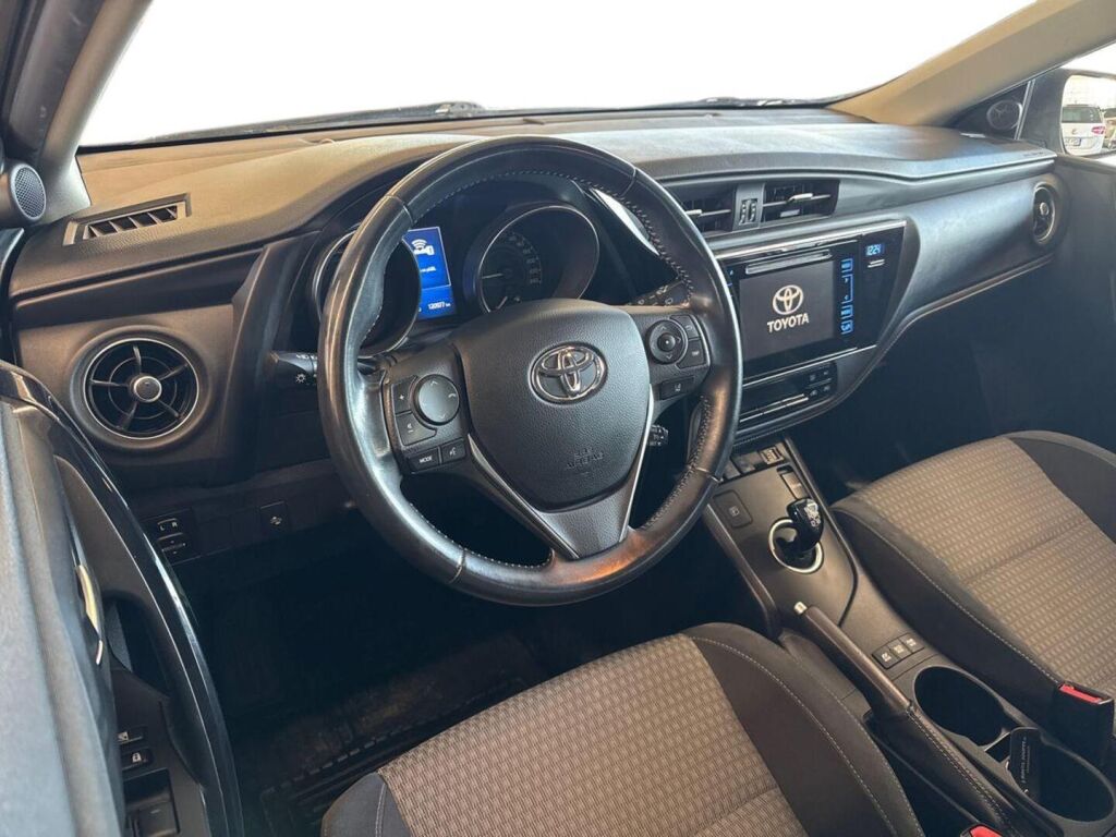 Toyota Auris 2018 Harmaa