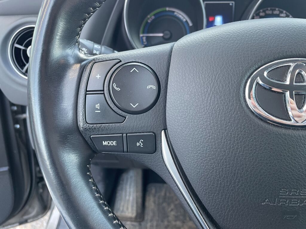 Toyota Auris 2018 Harmaa