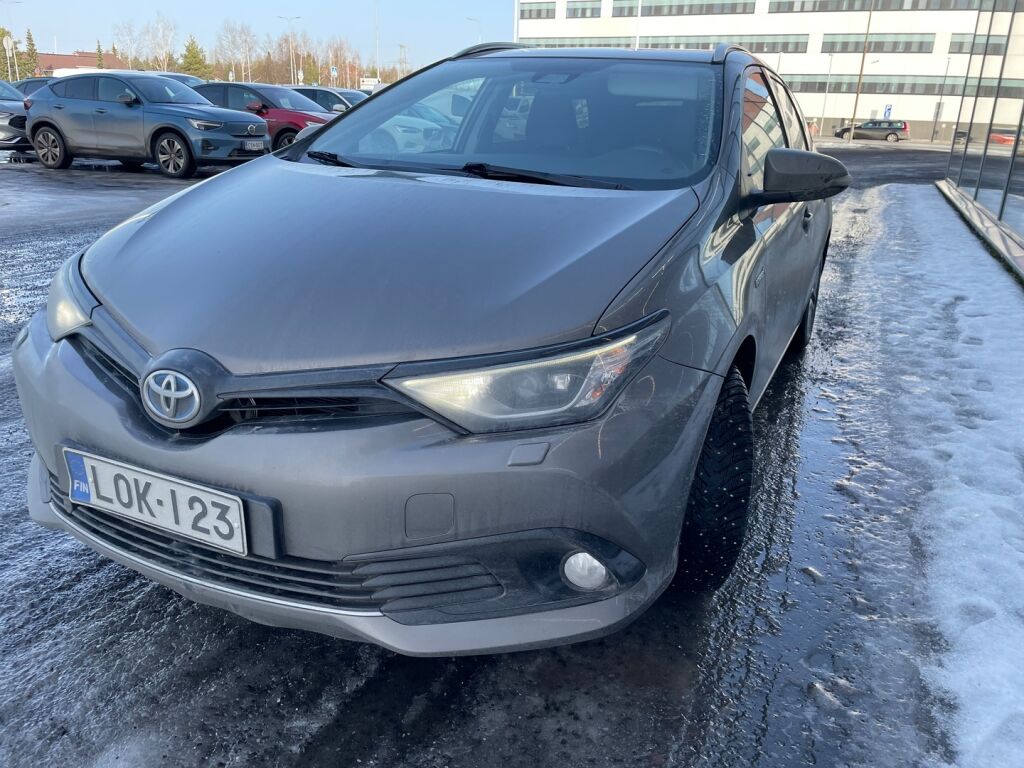 Toyota Auris 2018 Harmaa
