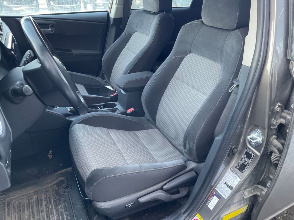 Toyota Auris 2018 Harmaa