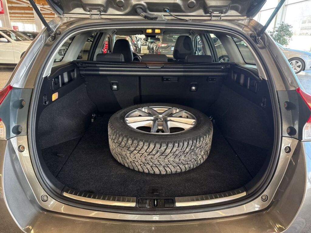 Toyota Auris 2018 Harmaa