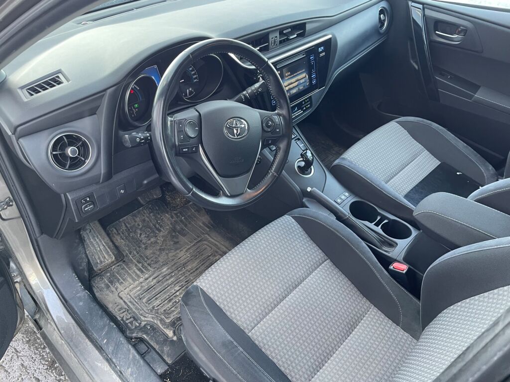 Toyota Auris 2018 Harmaa