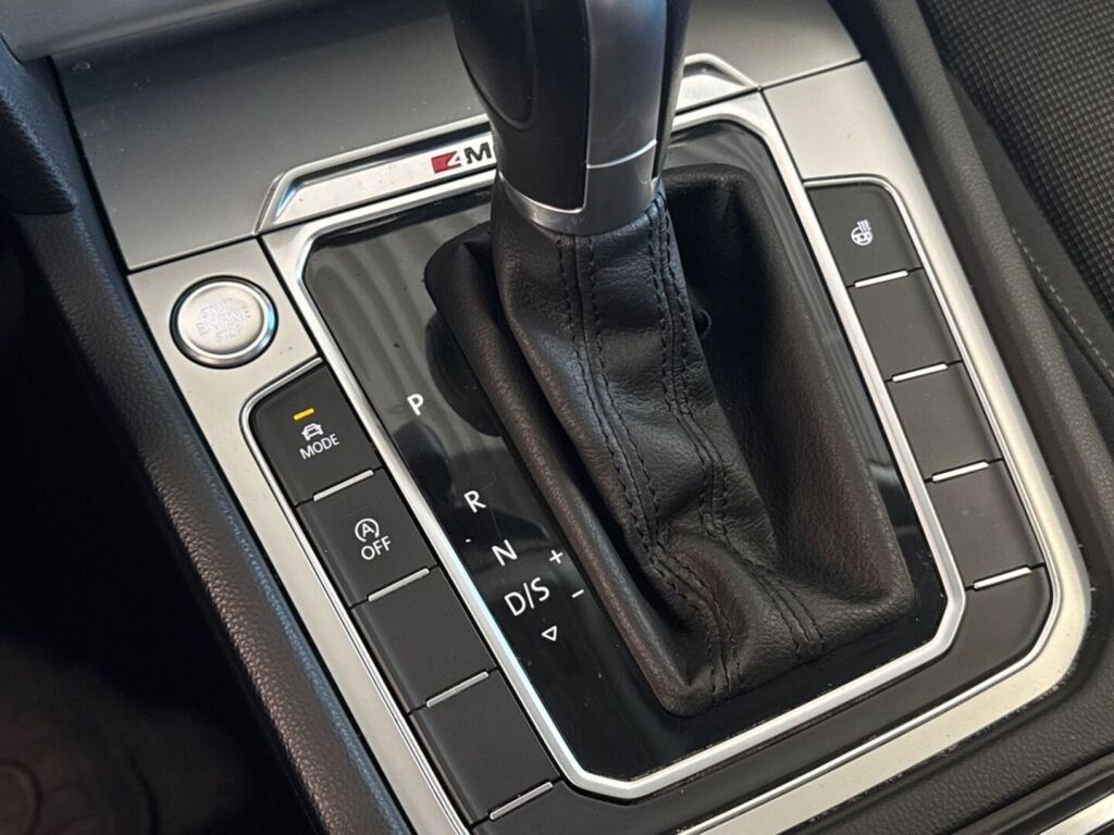 Volkswagen Passat 2018 Sininen