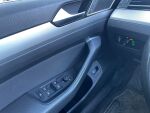 Volkswagen Passat 2018 Sininen