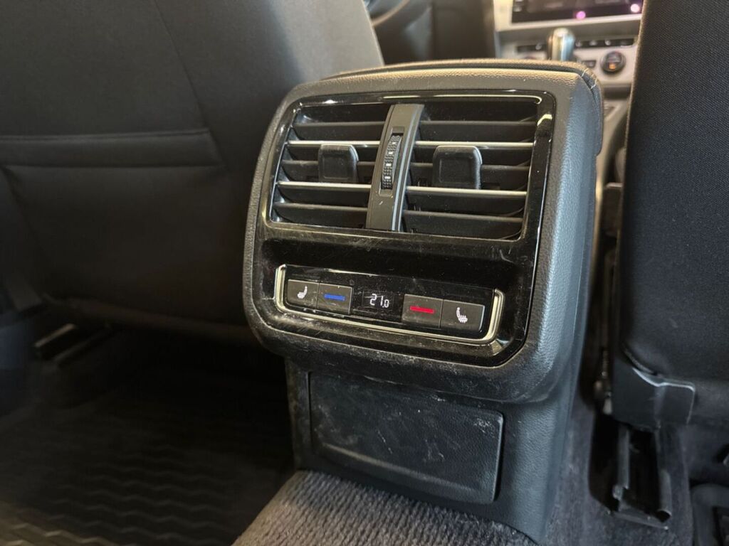 Volkswagen Passat 2018 Sininen