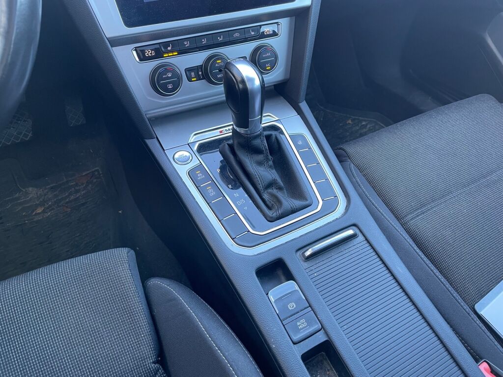 Volkswagen Passat 2018 Sininen