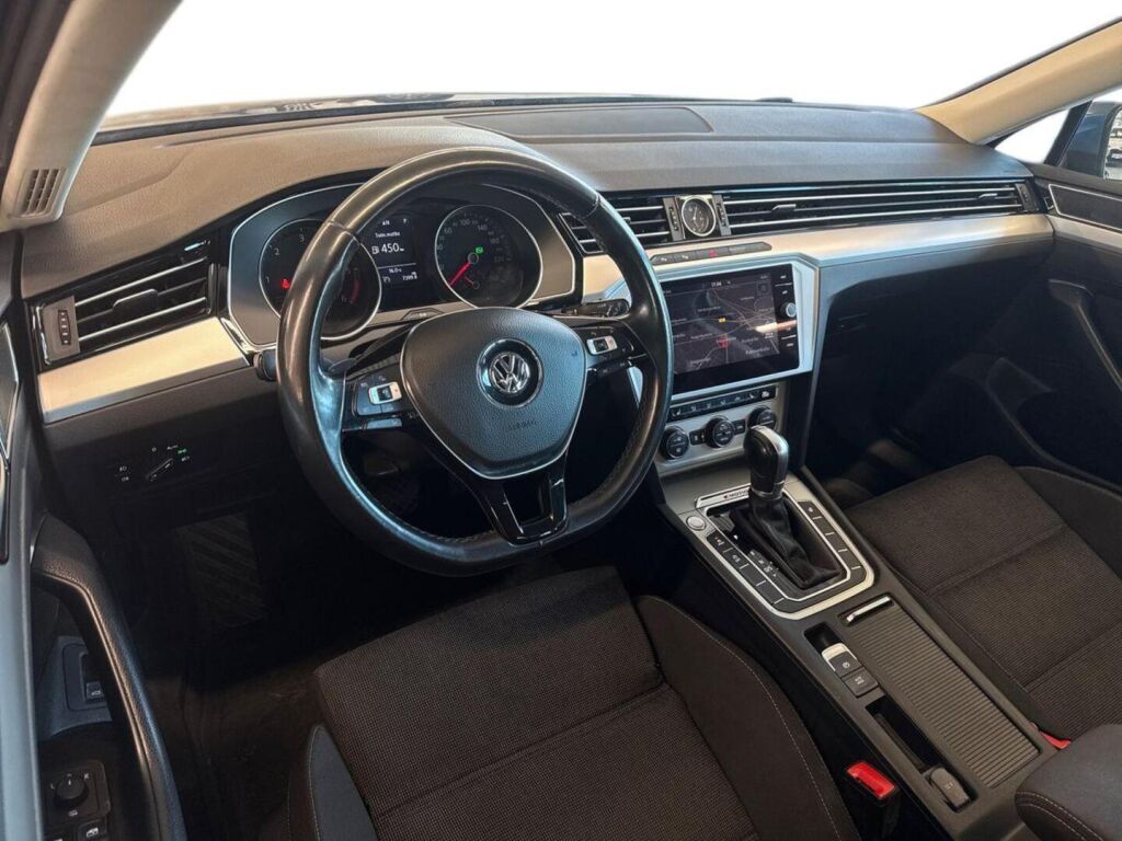 Volkswagen Passat 2018 Sininen