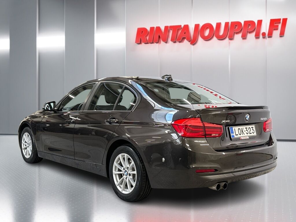 BMW 320 2018 Ruskea (beige)