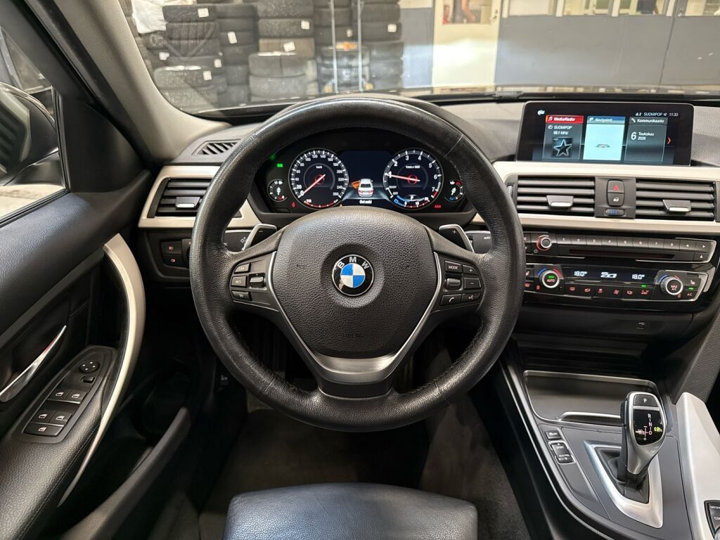 BMW 320 2018 Ruskea (beige)