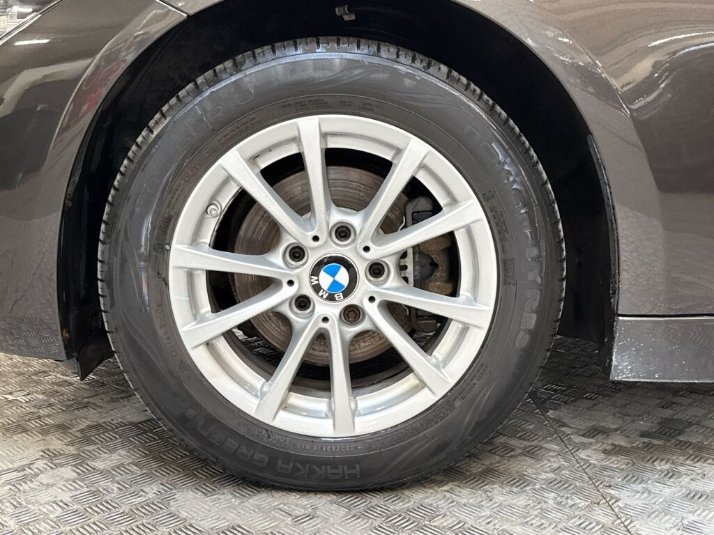 BMW 320 2018 Ruskea (beige)