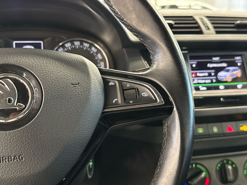 Skoda Fabia 2018 Sininen