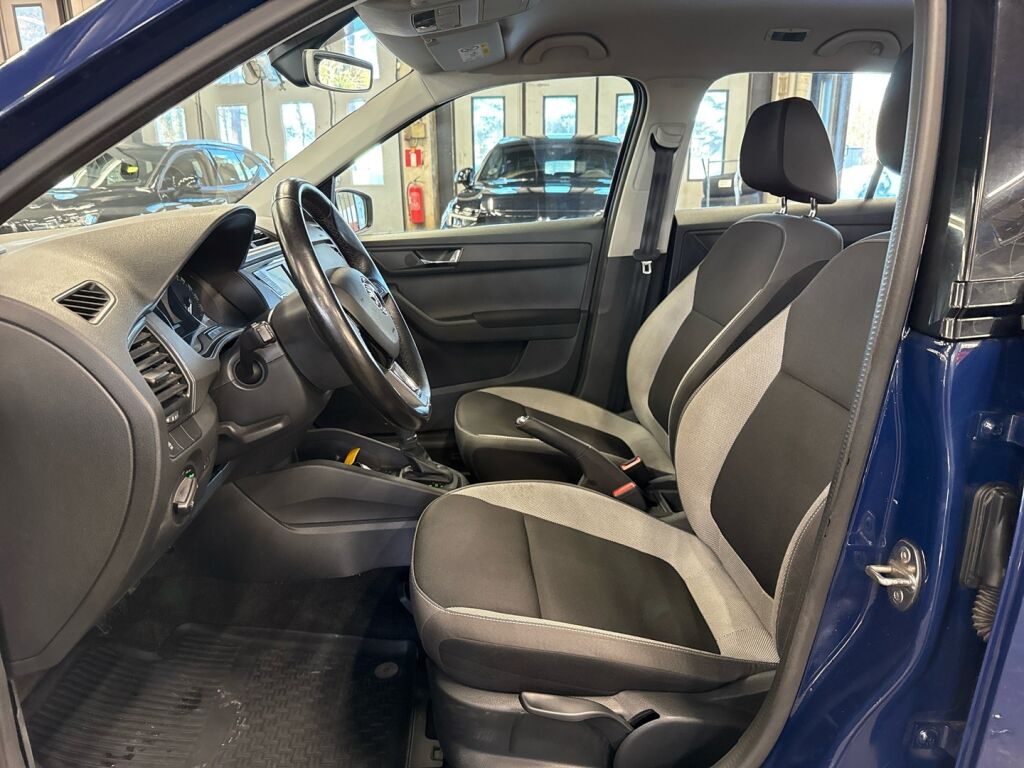 Skoda Fabia 2018 Sininen