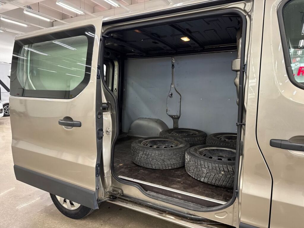 Opel Vivaro 2018 Ruskea (beige)