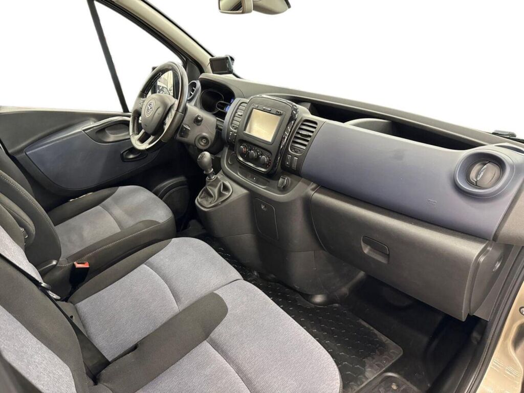 Opel Vivaro 2018 Ruskea (beige)