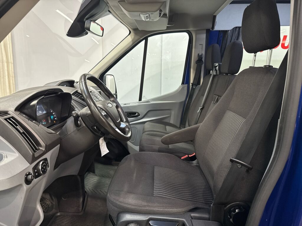 Ford Transit 2018 Sininen