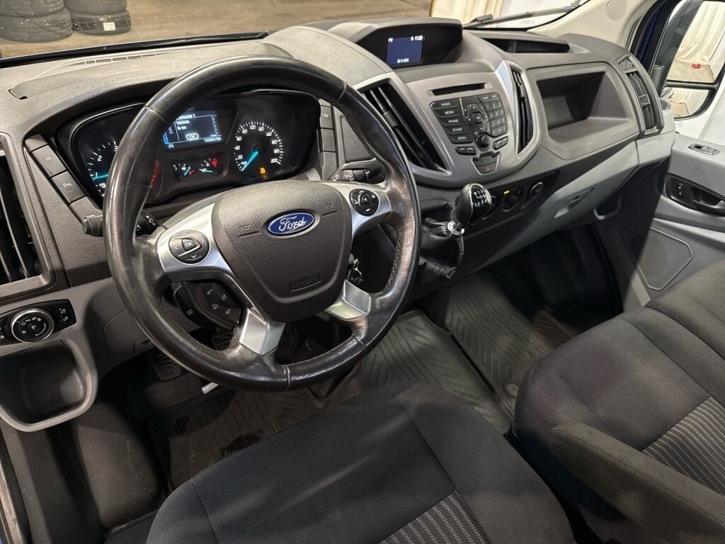 Ford Transit 2018 Sininen