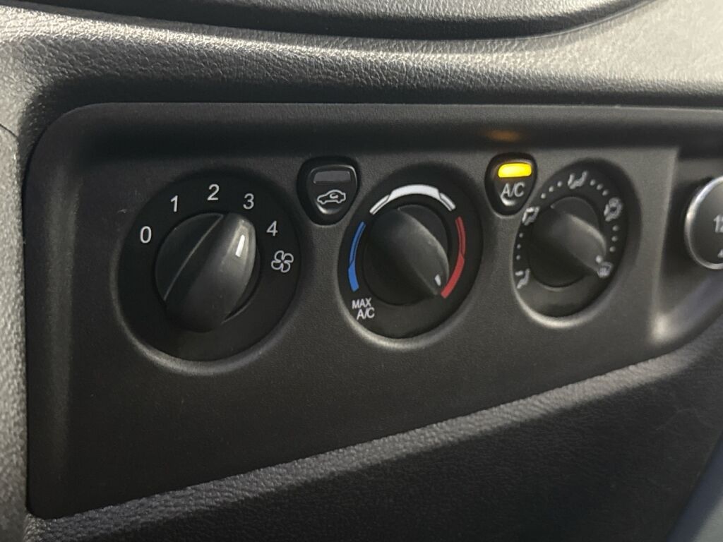 Ford Transit 2018 Sininen