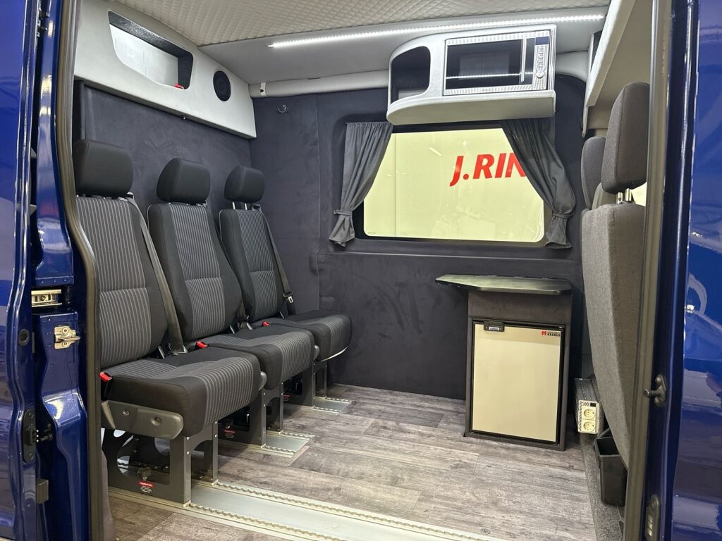 Ford Transit 2018 Sininen