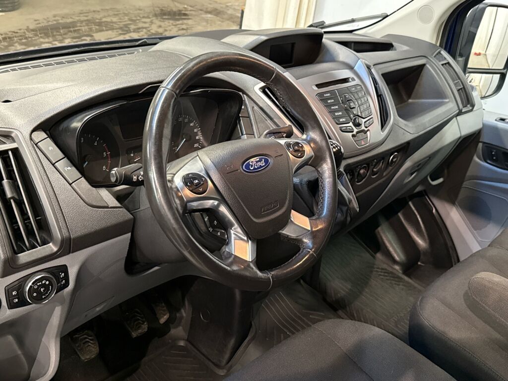 Ford Transit 2018 Sininen