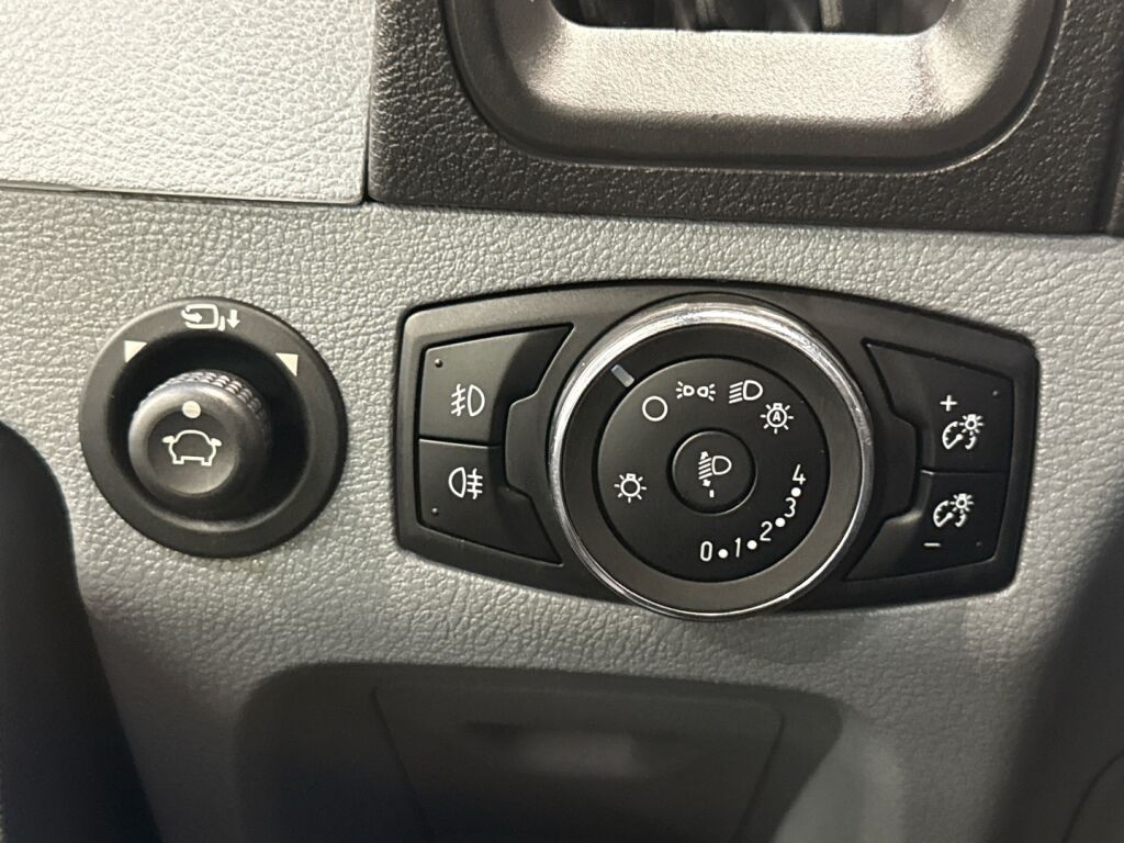 Ford Transit 2018 Sininen