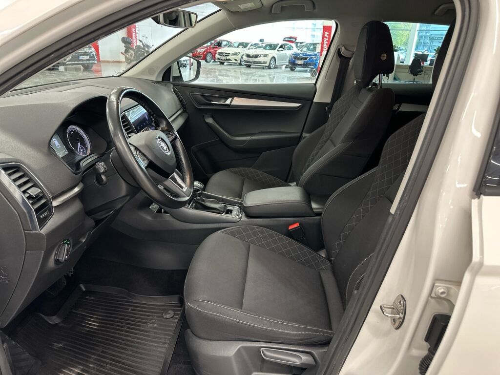Skoda Karoq 2018 Valkoinen
