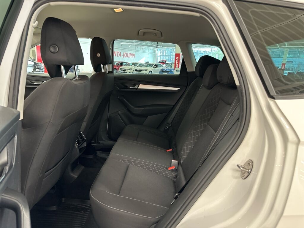 Skoda Karoq 2018 Valkoinen