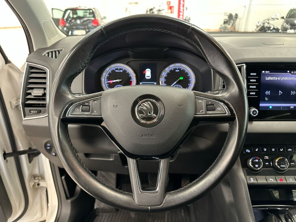 Skoda Karoq 2018 Valkoinen